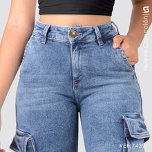 Cargar imagen en el visor de la galería, Mom Jeans Cargo Tiro Alto S7439