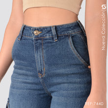 Cargar imagen en el visor de la galería, Mom Jeans Cargo Tiro Alto S7440