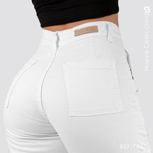 Cargar imagen en el visor de la galería, Pantalón Mom Fit Cargo Tiro Alto S7452