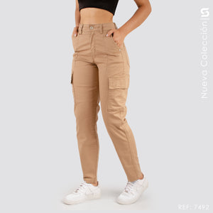 Pantalón Mom Fit Cargo Tiro Alto S7492