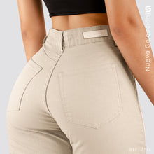 Cargar imagen en el visor de la galería, Pantalón Mom Fit Tiro Alto S7514