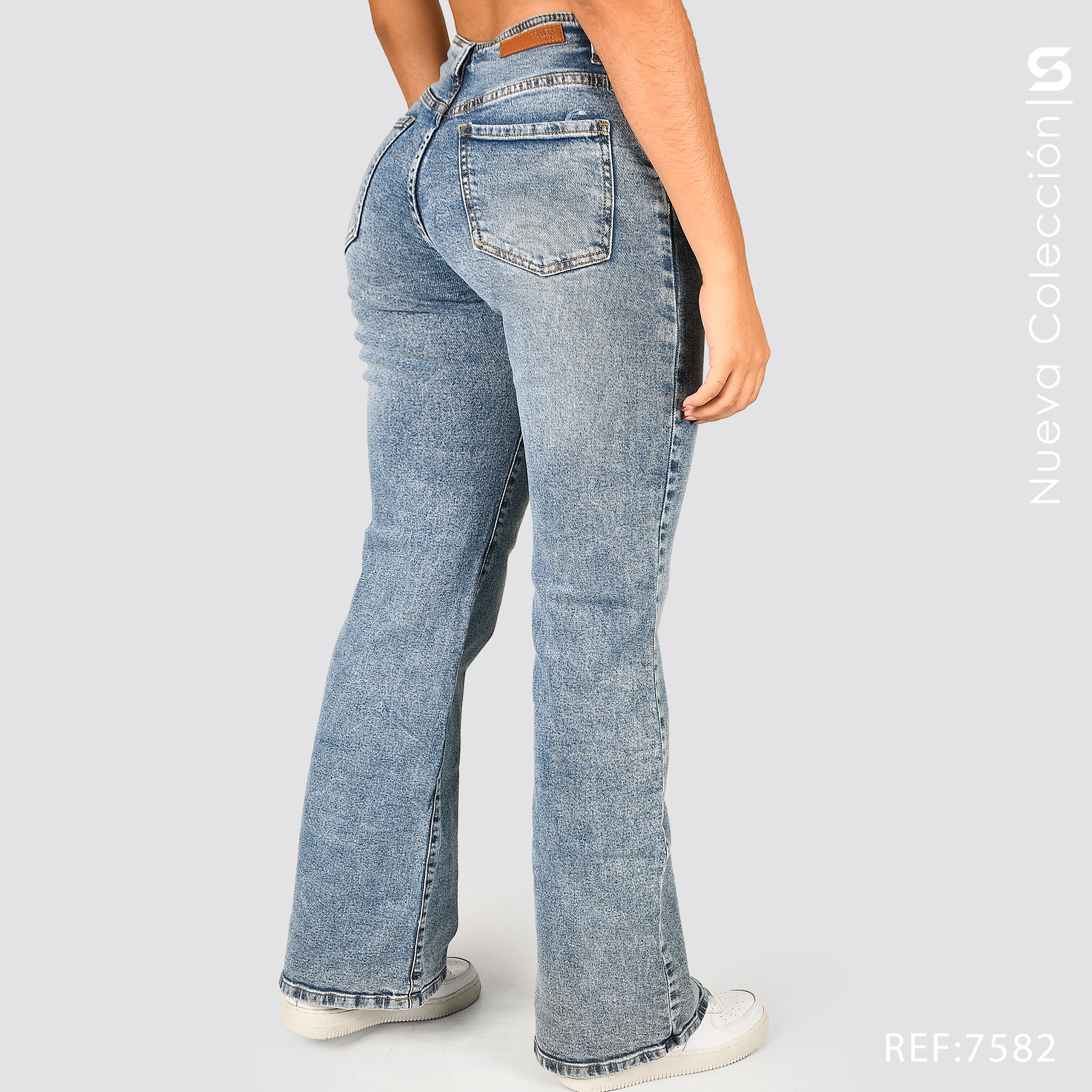 Jeans Mom Flare Tiro Alto S7582