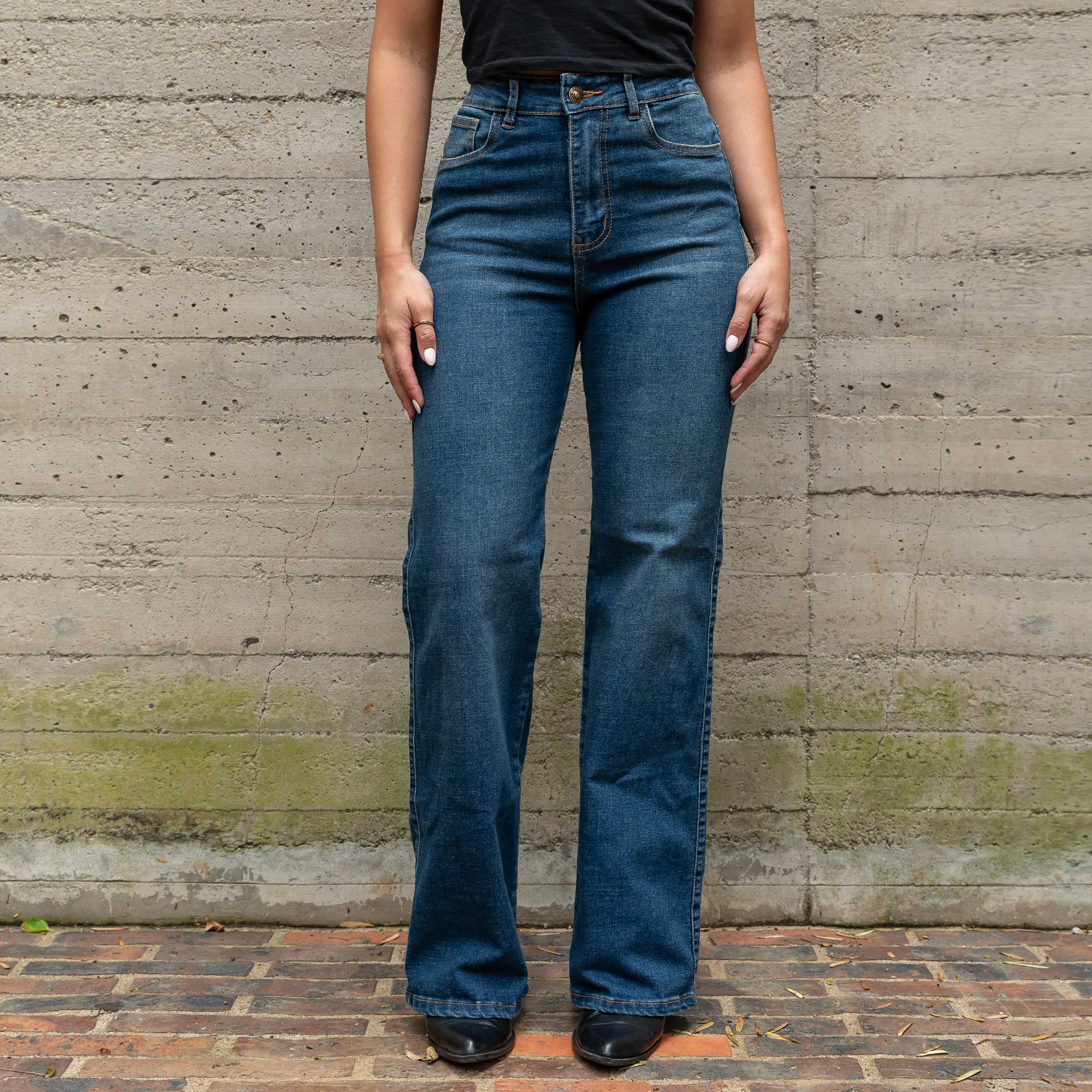 Jeans Mom Flare Tiro Alto S7586